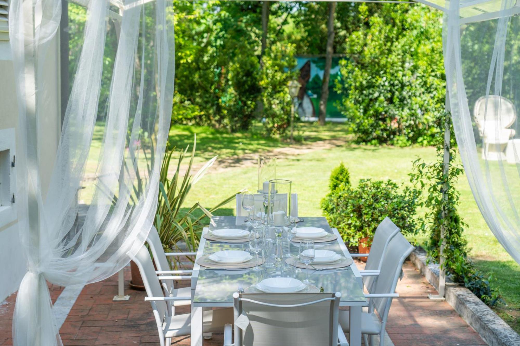 Villa Vittoria - Lusso Con Piscina, Tennis, Jacuzzi E Palestra Lucca Buitenkant foto