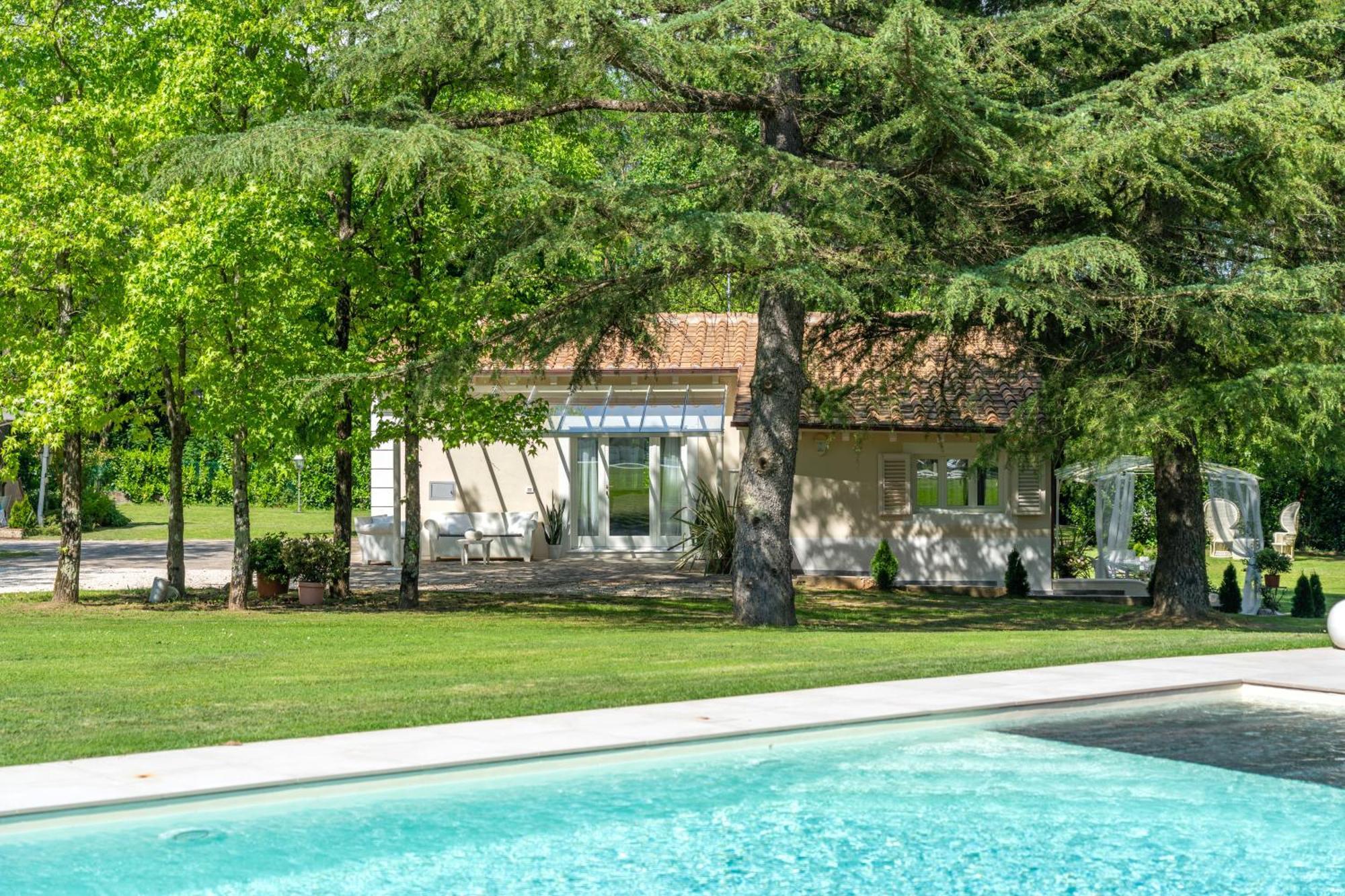 Villa Vittoria - Lusso Con Piscina, Tennis, Jacuzzi E Palestra Lucca Buitenkant foto